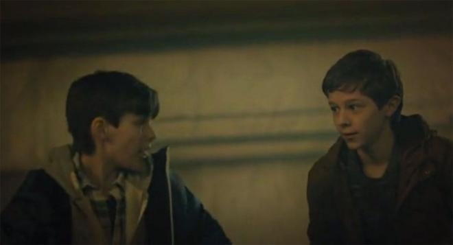 Nos muestra el presente y el pasado