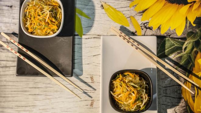 Spaghetti di soia alle verdure