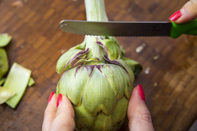 Pulitura e cottura dei carciofi