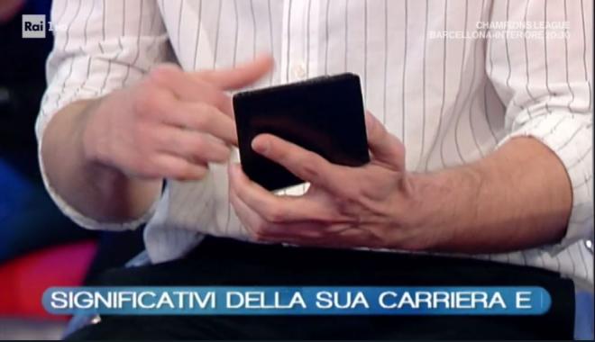 Lino Guanciale e il portafoglio vuoto