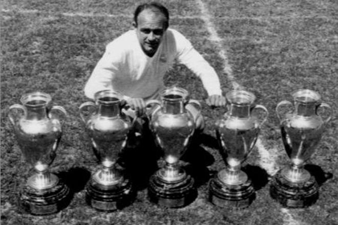 Alfredo Di Stefano (307 buts)