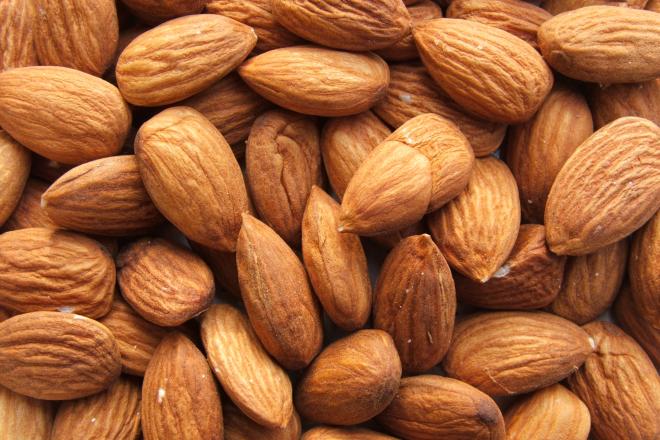 Si alla frutta secca oleoginosa