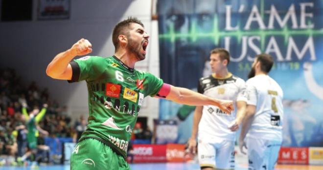 N&icirc;mes remporte le Derby