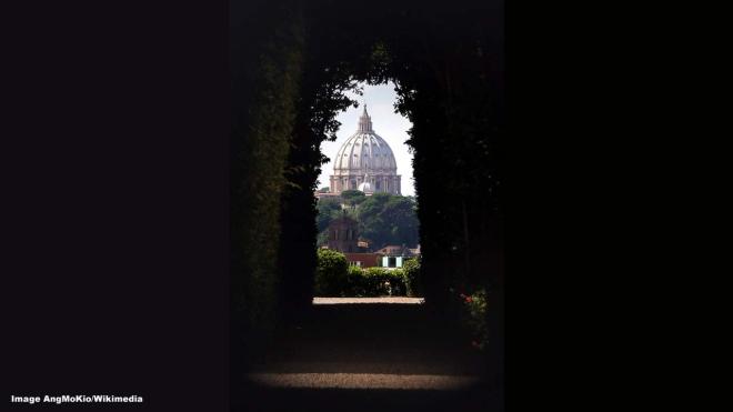 The Aventine Keyhole, Piazza dei Cavalieri di Malta 3 Rome, Italy