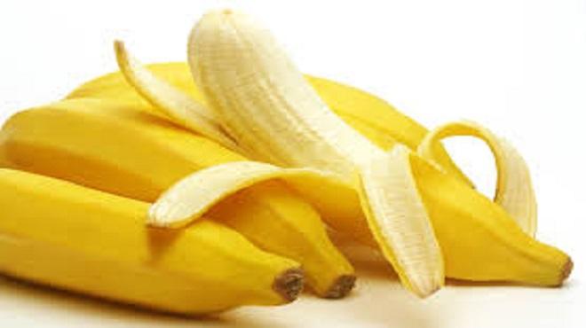 Un pl&aacute;tano que puedes comerlo sin pelarlo 