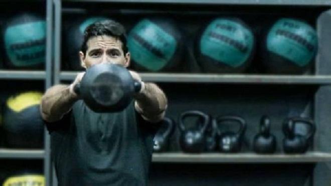 Swing de kettlebells