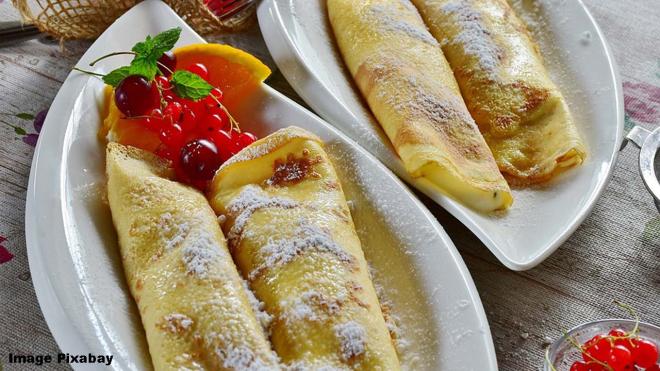 Palatshinken (Austrian pancakes)
