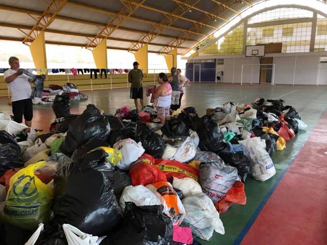 Doe &aacute;gua e lanches, n&atilde;o doe mantimentos
