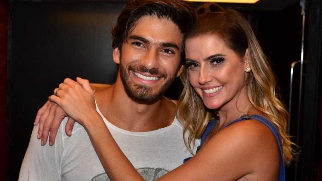 Deborah Secco e Hugo Moura