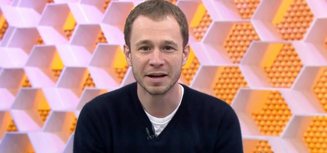 Tiago Leifert apresentando o Globo Esporte, em 2011