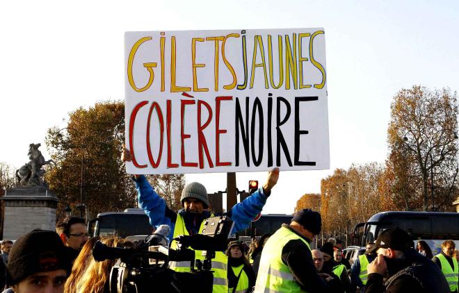 Gilets Jaunes, col&egrave;re noire