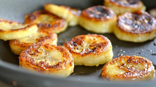 Banana grelhada com mel e canela