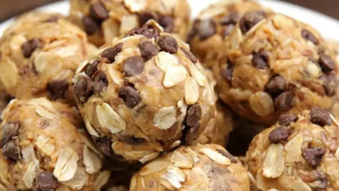 Brigadeiro de aveia e manteiga de amendoim