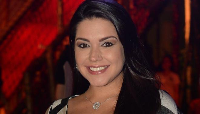 Tha&iacute;s Fersoza