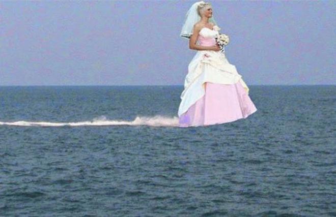 Noiva a jato na &aacute;gua 