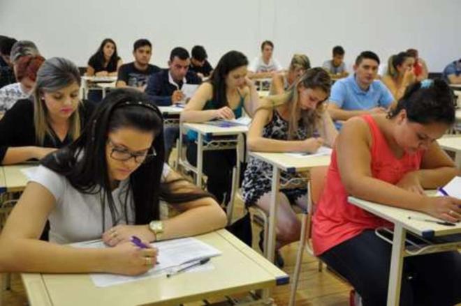 FIES (Fundo de Financiamento Estudantil)