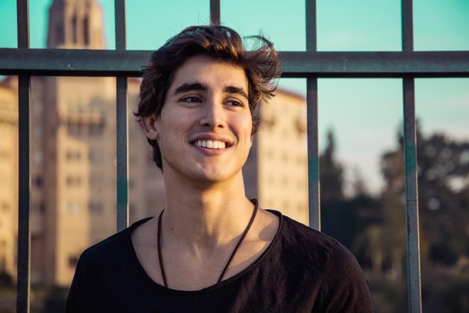 Henry Zaga