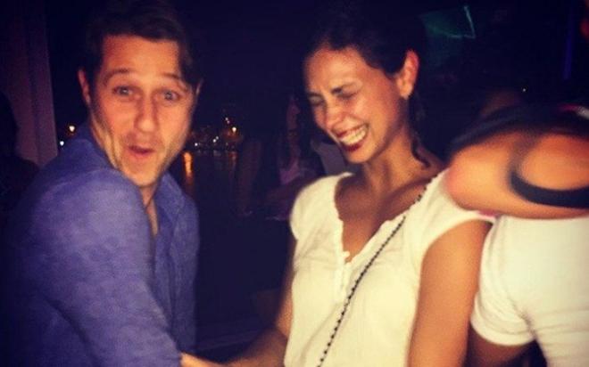 Morena Baccarin e Ben Mckenzie 