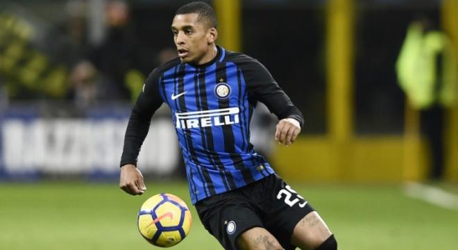 L'OM n&eacute;gocie pour Dalbert