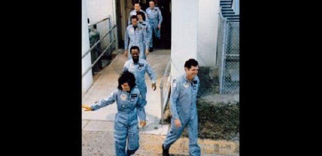 &Ocirc;nibus espacial explode