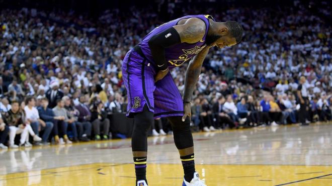 LeBron James toujours sur la touche