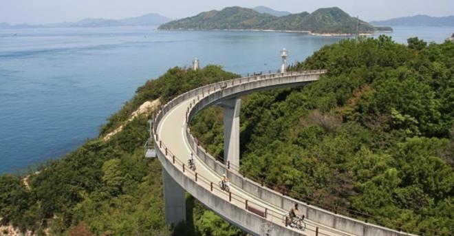 La superstrada Shimanami Kaido, dall'isola Honshu all'isola Shikoku, Giappone