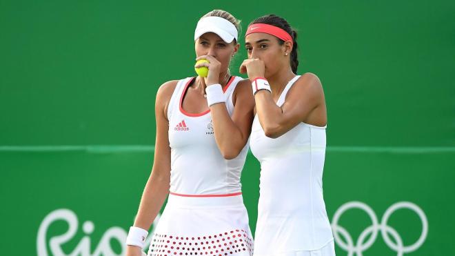 Une composition de double incertaine c&ocirc;t&eacute; tricolore