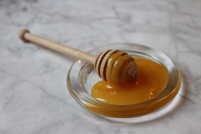 Home remedy &ndash; Honey and Vaseline