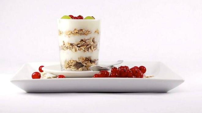 Iogurte grego com frutas