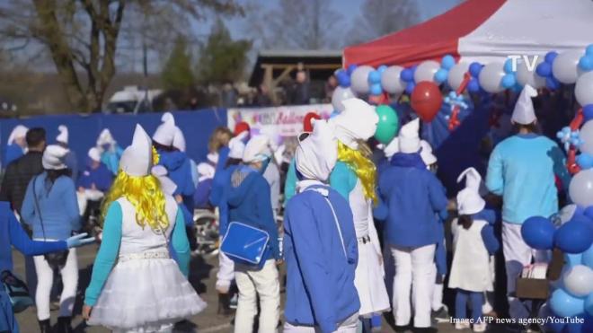 Red, white and blue balloons