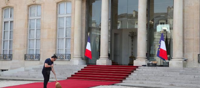 Mettre en clair le personnel de la pr&eacute;sidence devant les &eacute;lus