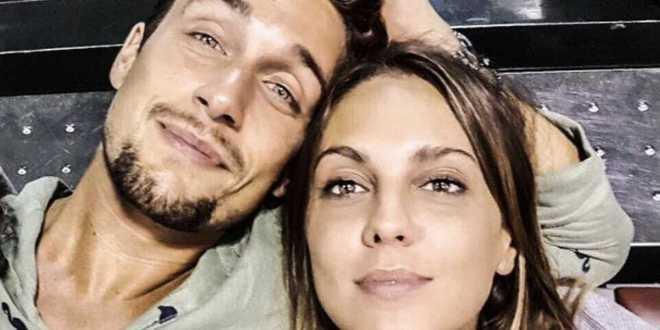 Una foto di Andrea e Martina ha fatto discutere