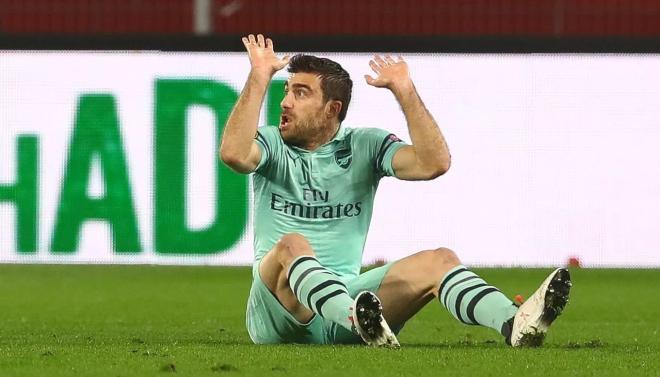 Sokratis suspendu