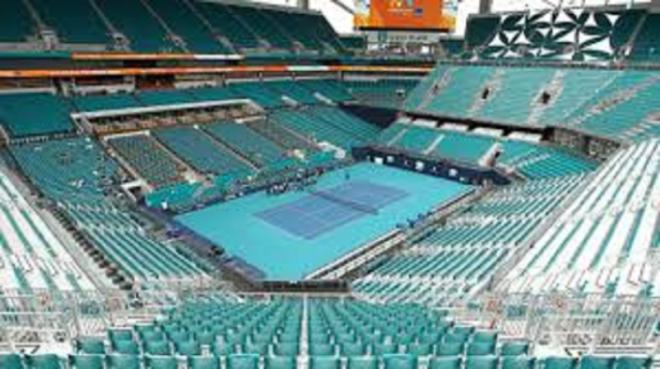 Un court central grandiose