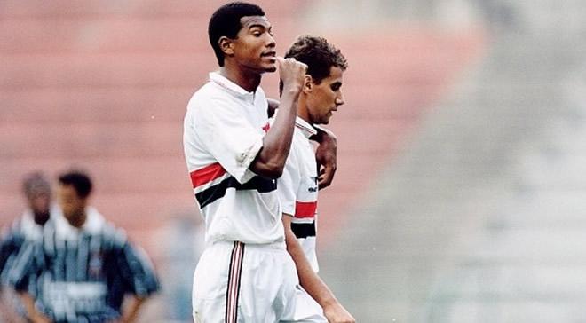 Chamou o &aacute;rbitro de b&ecirc;bado