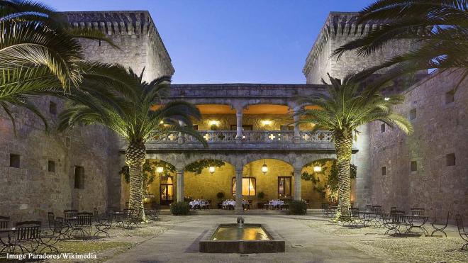 Parador de Jarandilla de la Vera, Avda. Garc&iacute;a Prieto, 1, Jarandilla de la Vera, C&aacute;ceres, Spain