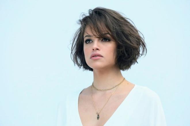 Josiane tem vergonha da m&atilde;e