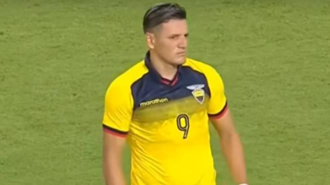 De m&atilde;os vazias