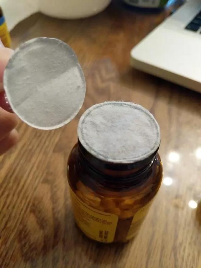 Quand il faut d&eacute;coller l'opercule et qu'il arrive &ccedil;a