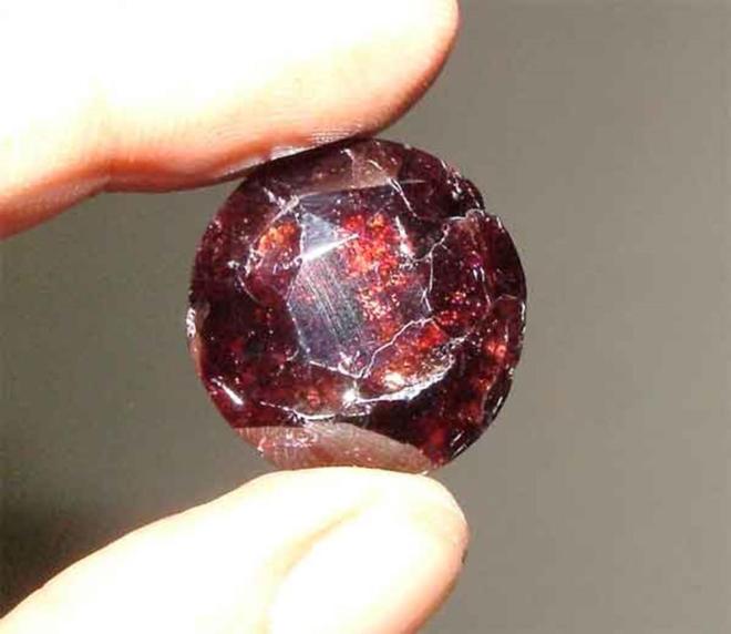 La painite (une sorte de diamant) 