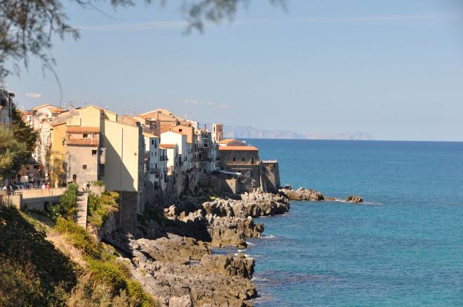 Beach party a Cefal&ugrave;