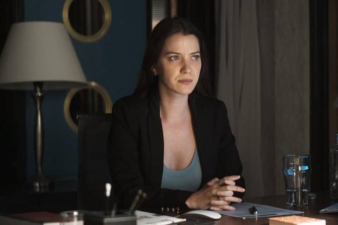 Fabiana expulsa da construtora (16/8)