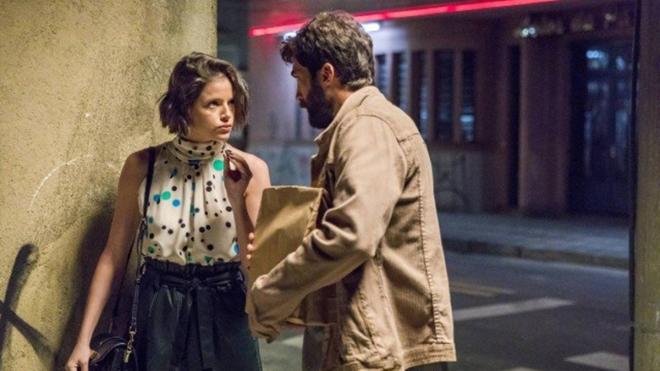 Nova chantagem e risco de perder a mans&atilde;o