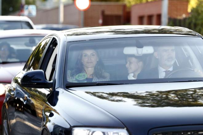 Acompa&ntilde;adas de sus padres