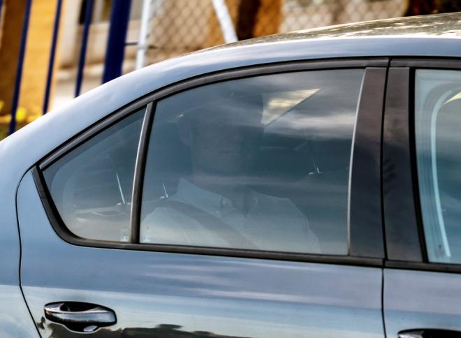 Un coche sin los cristales tintados