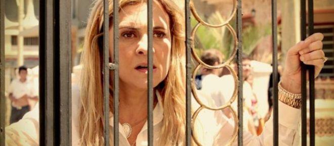 Carminha &eacute; expulsa da mans&atilde;o do marido 