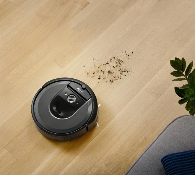 Roomba i7+ &egrave; dotato di due spazzole in gomma 
