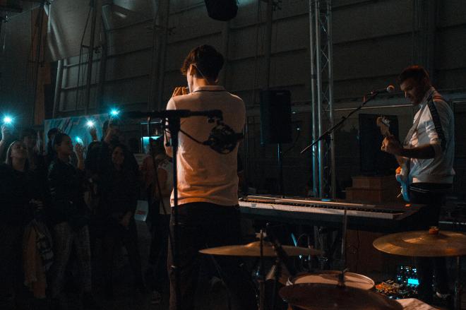 Veintiuno ilumin&oacute; con su m&uacute;sica la sala Pepe Isbert