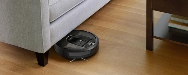 Due robot in ricarica con il minimo dello spazio utilizzato