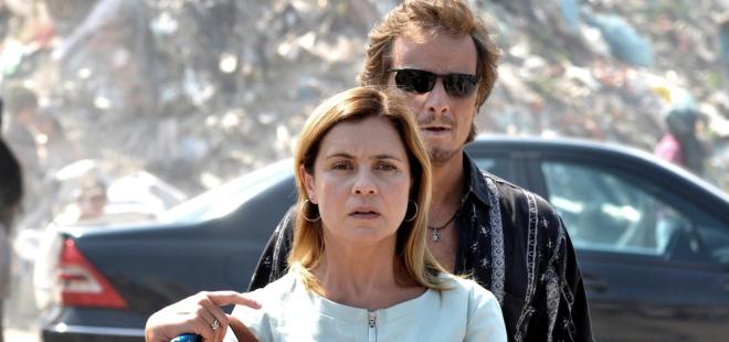 Carminha n&atilde;o poupou nem o amante